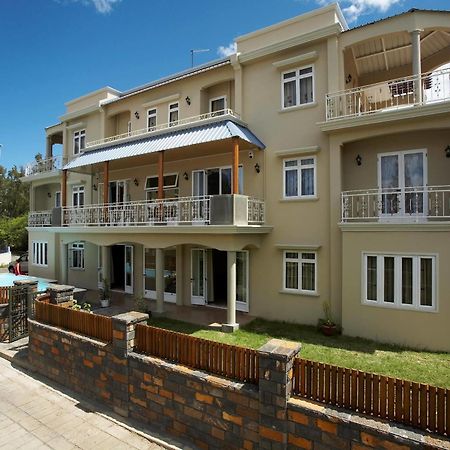 Jet Villa Flic en Flac Exterior photo