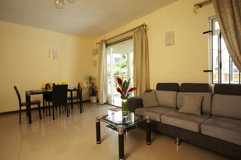 Jet Villa Flic en Flac Exterior photo