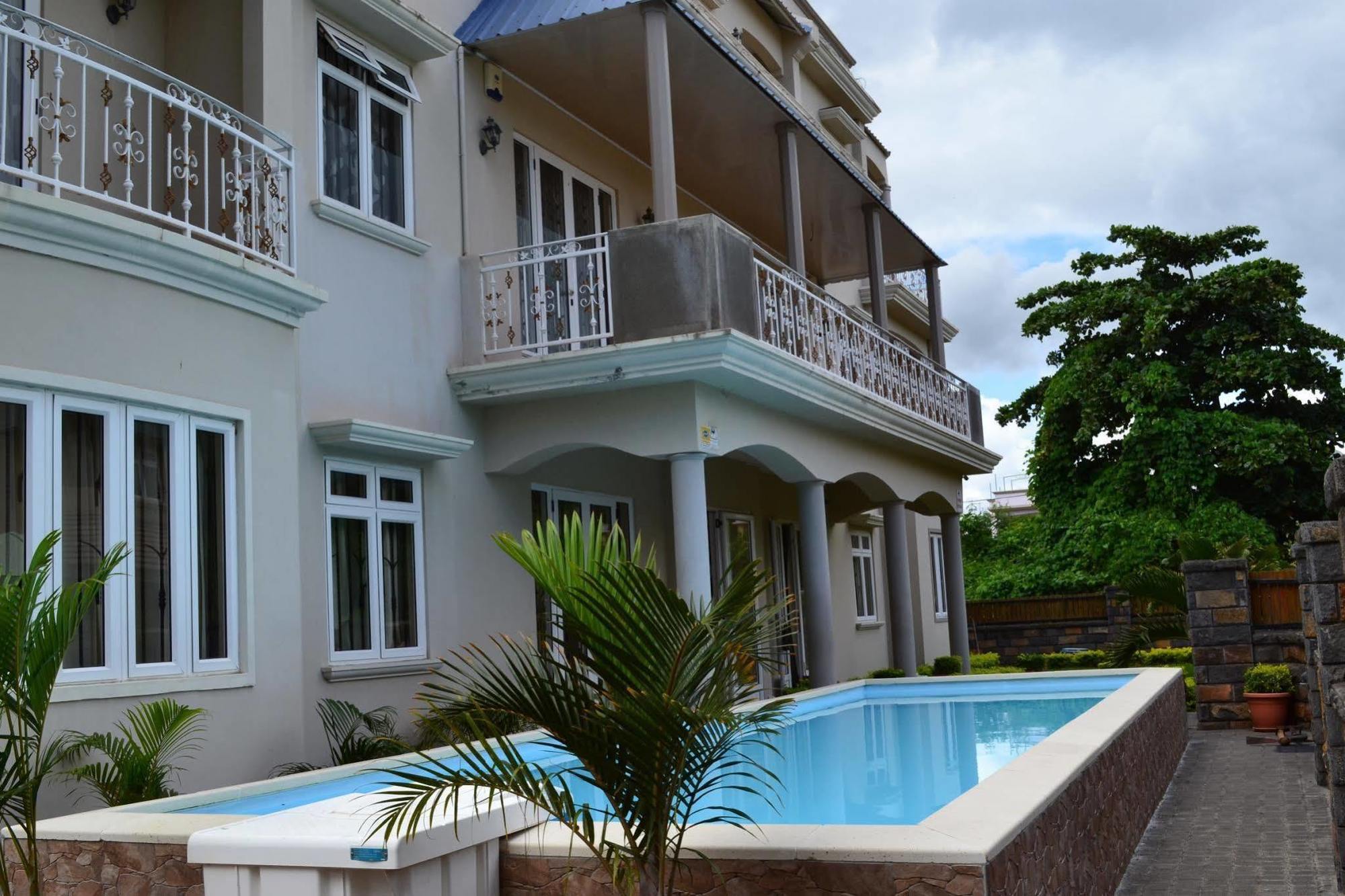 Jet Villa Flic en Flac Exterior photo