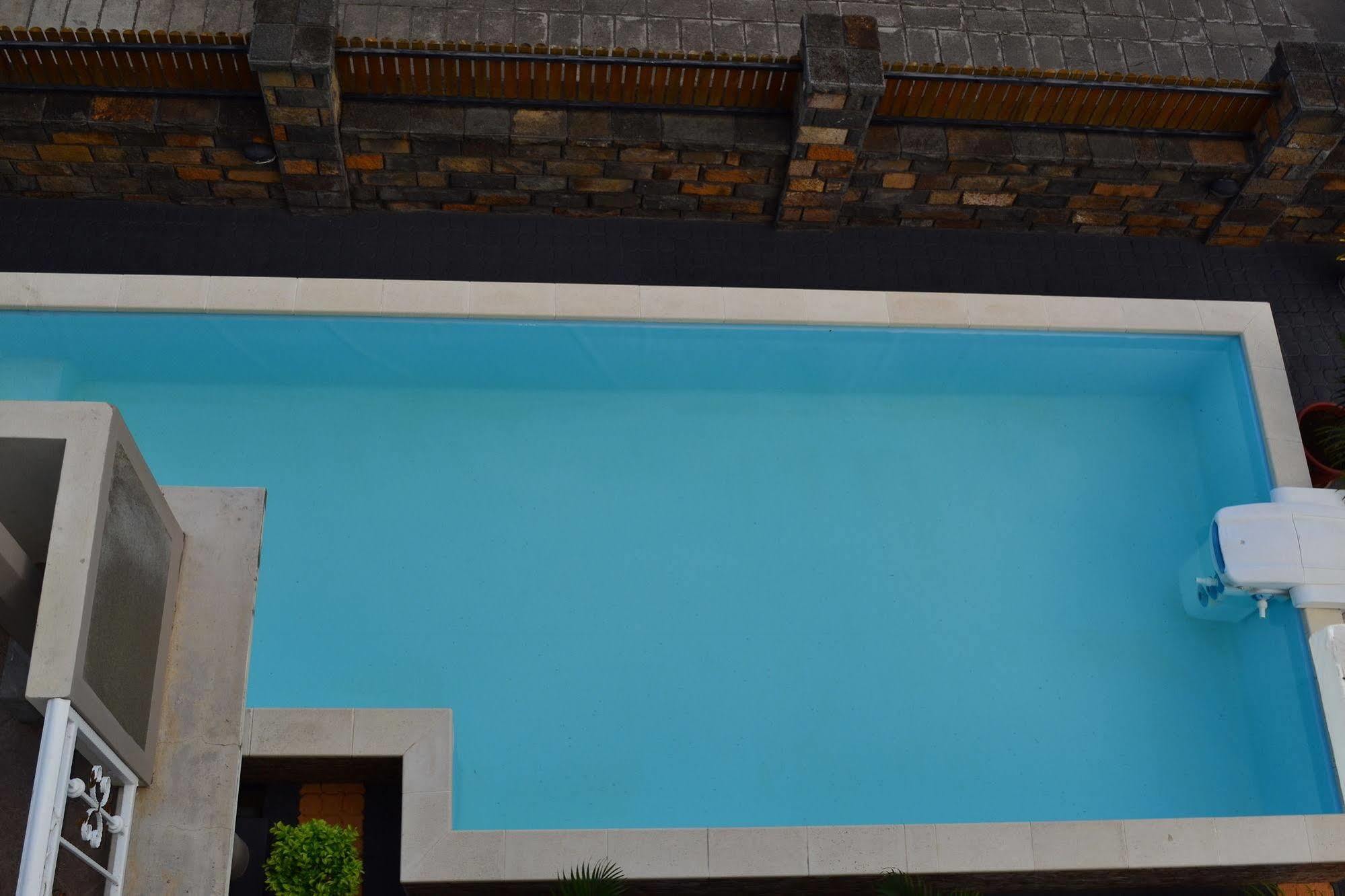 Jet Villa Flic en Flac Exterior photo