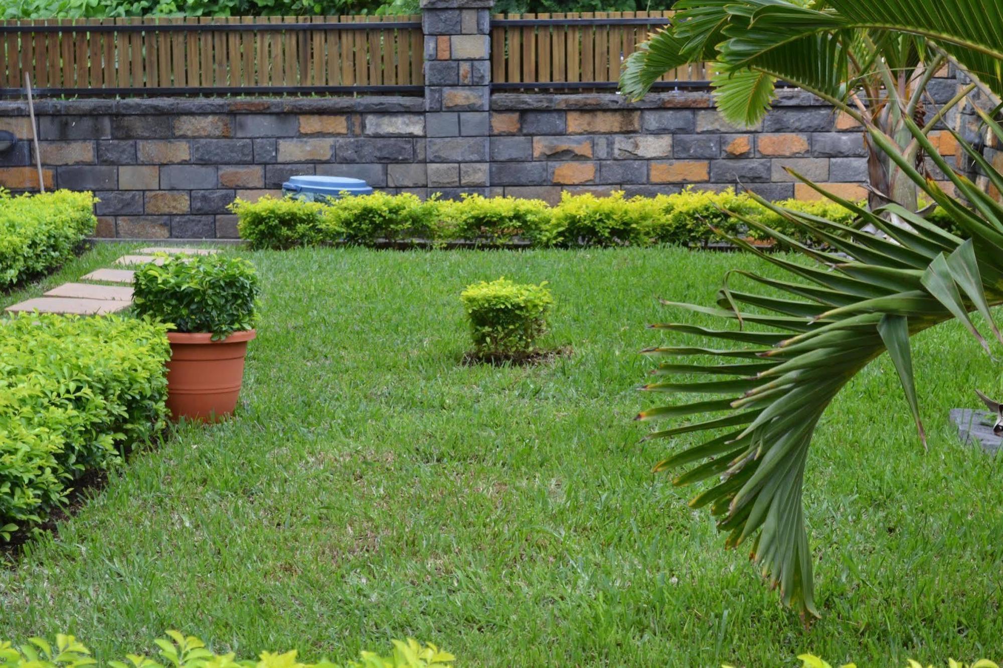 Jet Villa Flic en Flac Exterior photo